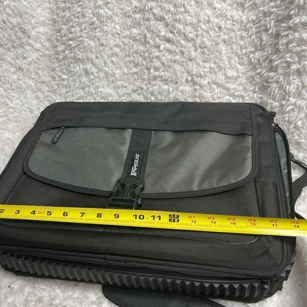 Targus Briefcase / laptop shoulder bag Black and gray Durable Nylon .